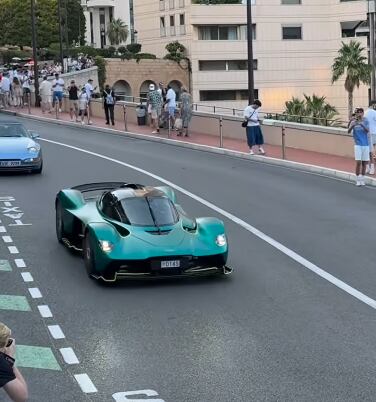 Carros que superan el millón de dólares transitan de forma habitual por Mónaco.