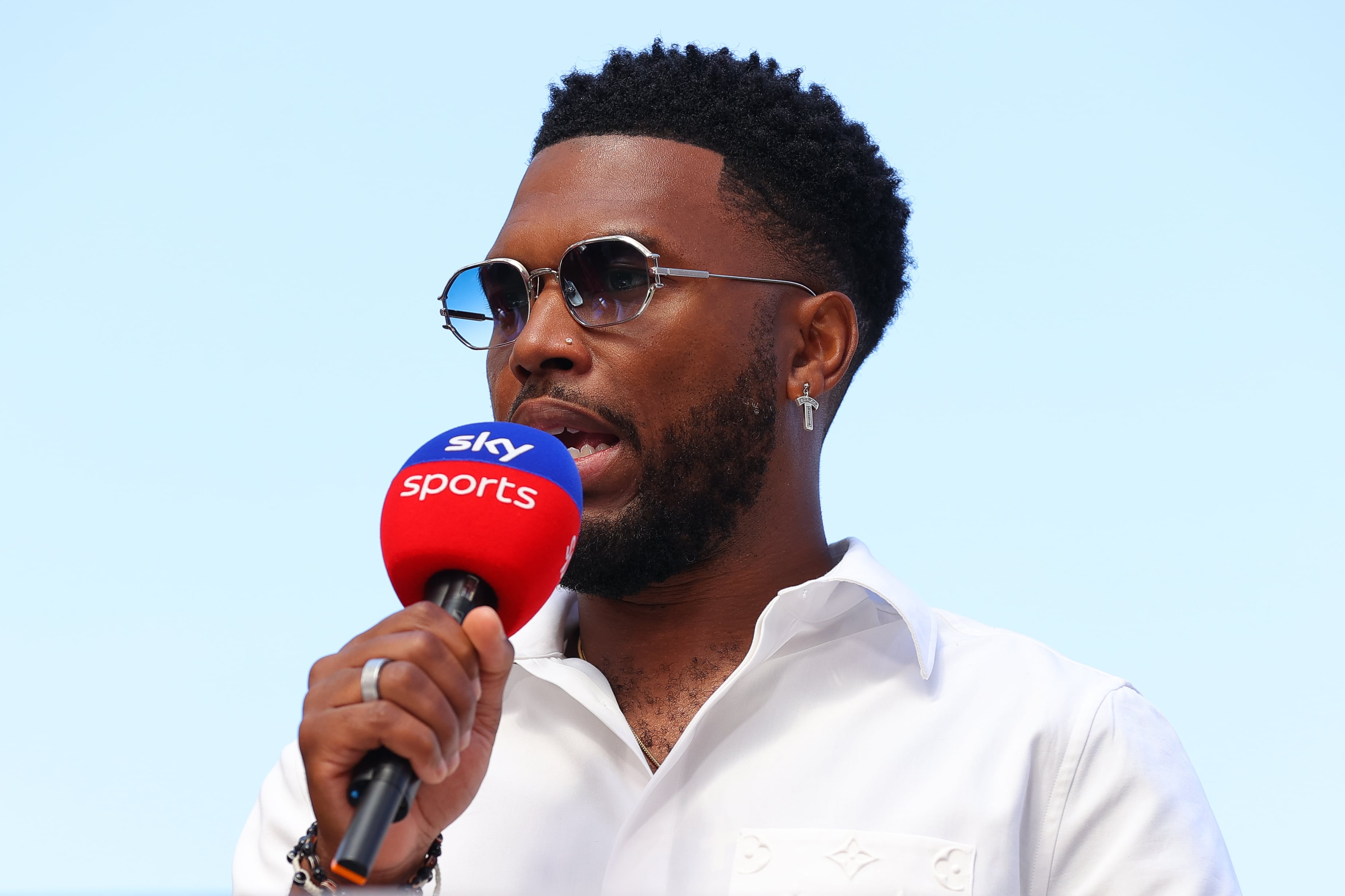 Daniel Sturridge, panelista de Sky Sports y exjugador de Liverpool.