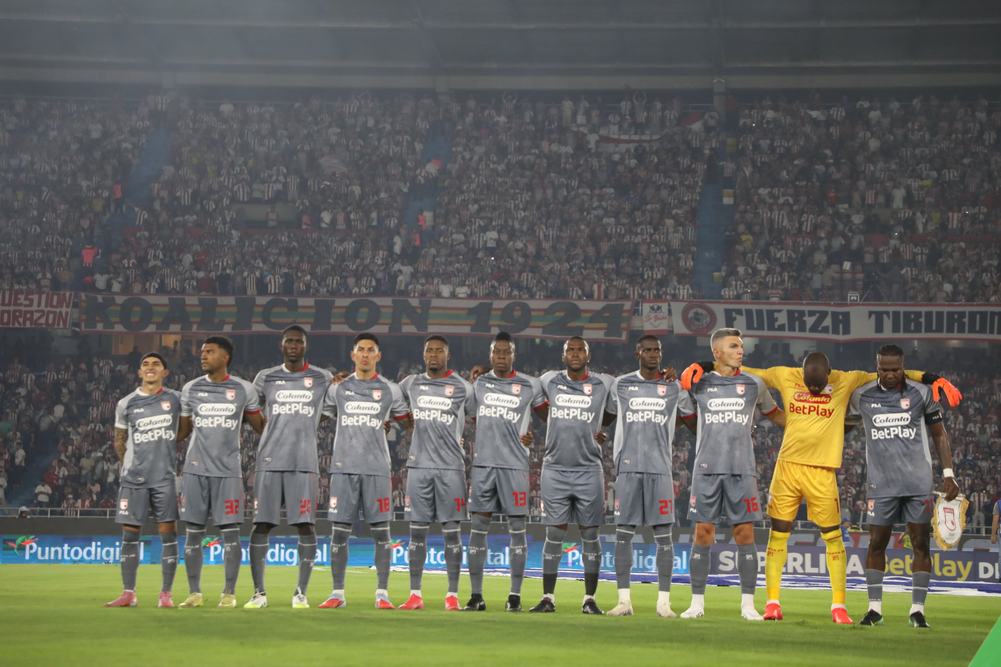 Independiente Santa Fe busca dos fichajes más para cerrar su mercado.