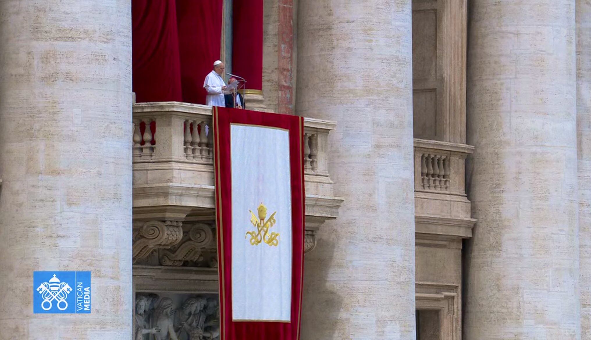 Rezo del primer Regina Coeli del Papa León XIV en la Plaza de San Pedro.