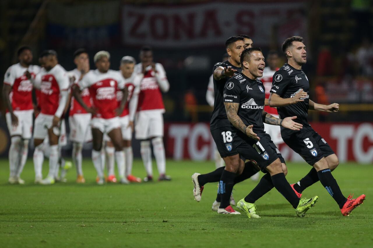 Bogotá. Febrero 25 de 2025. Independiente Santa Fe enfrenta a Deportes Iquique por encuentro válido de la fase 2, de la Copa Conmebol Libertadores, en el Estadio Metropolitano de Techo. (Colprensa - Cristian Bayona).