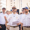 El presidente Abelardo De La Espriella durante su visita al barrio Cuarto de Legua en Cali.
