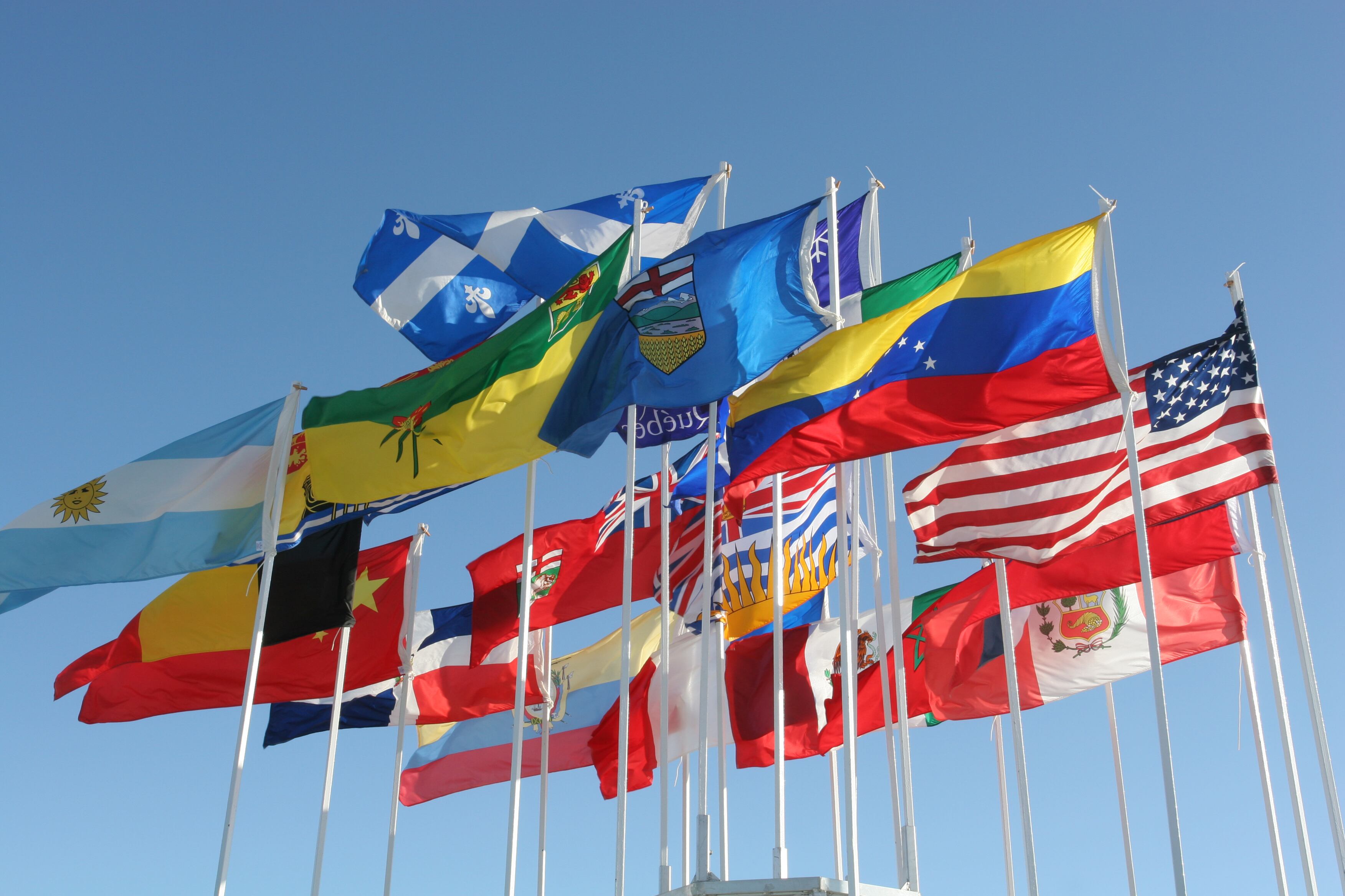 Cada país y región tiene su propio acento distintivo.