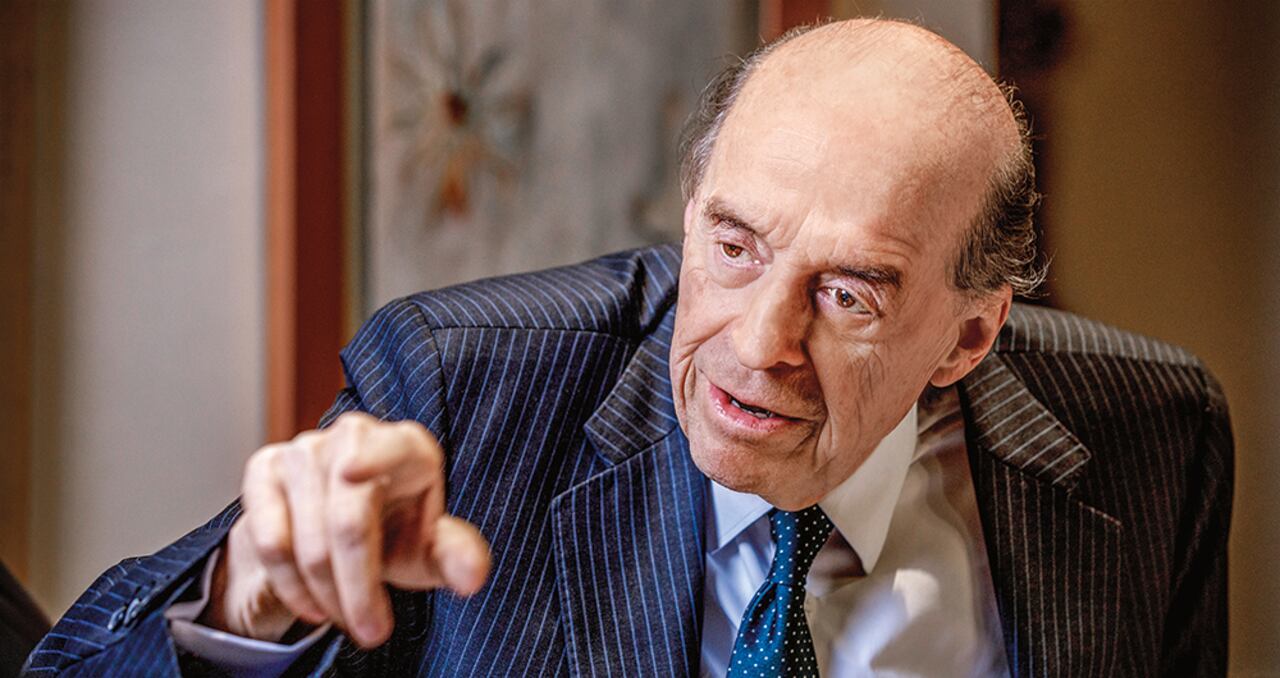 Álvaro Leyva no se ha referido a las actuaciones de su exsecretario general. La amistad con José Antonio Salazar no está sacrificada.