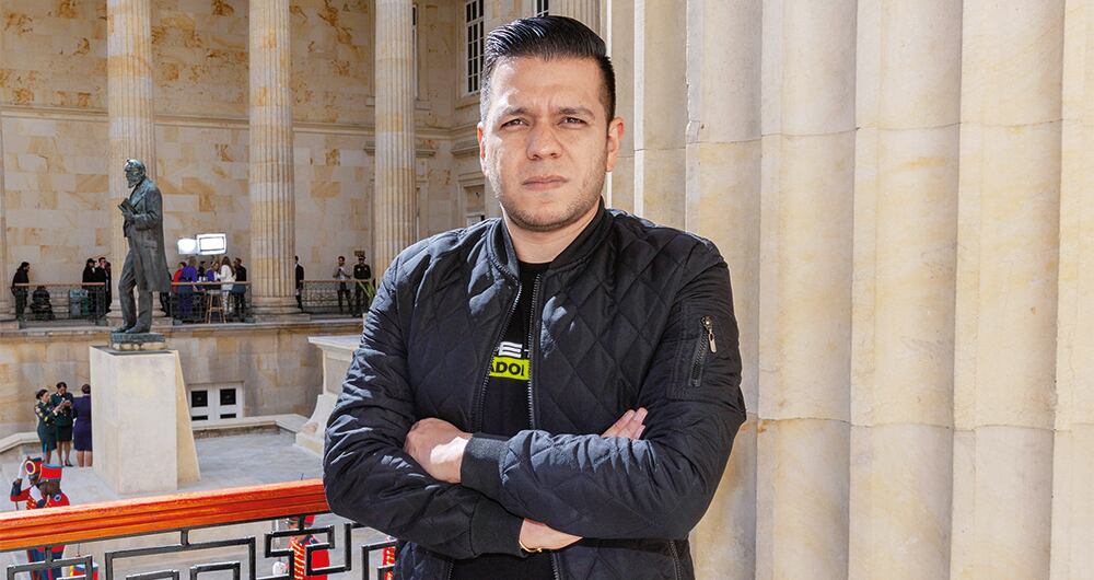  El senador Jota Pe Hernández cree que la normativa vigente no es suficiente para frenar los ataques de perros en Colombia. Los propietarios no cumplen las directrices. 