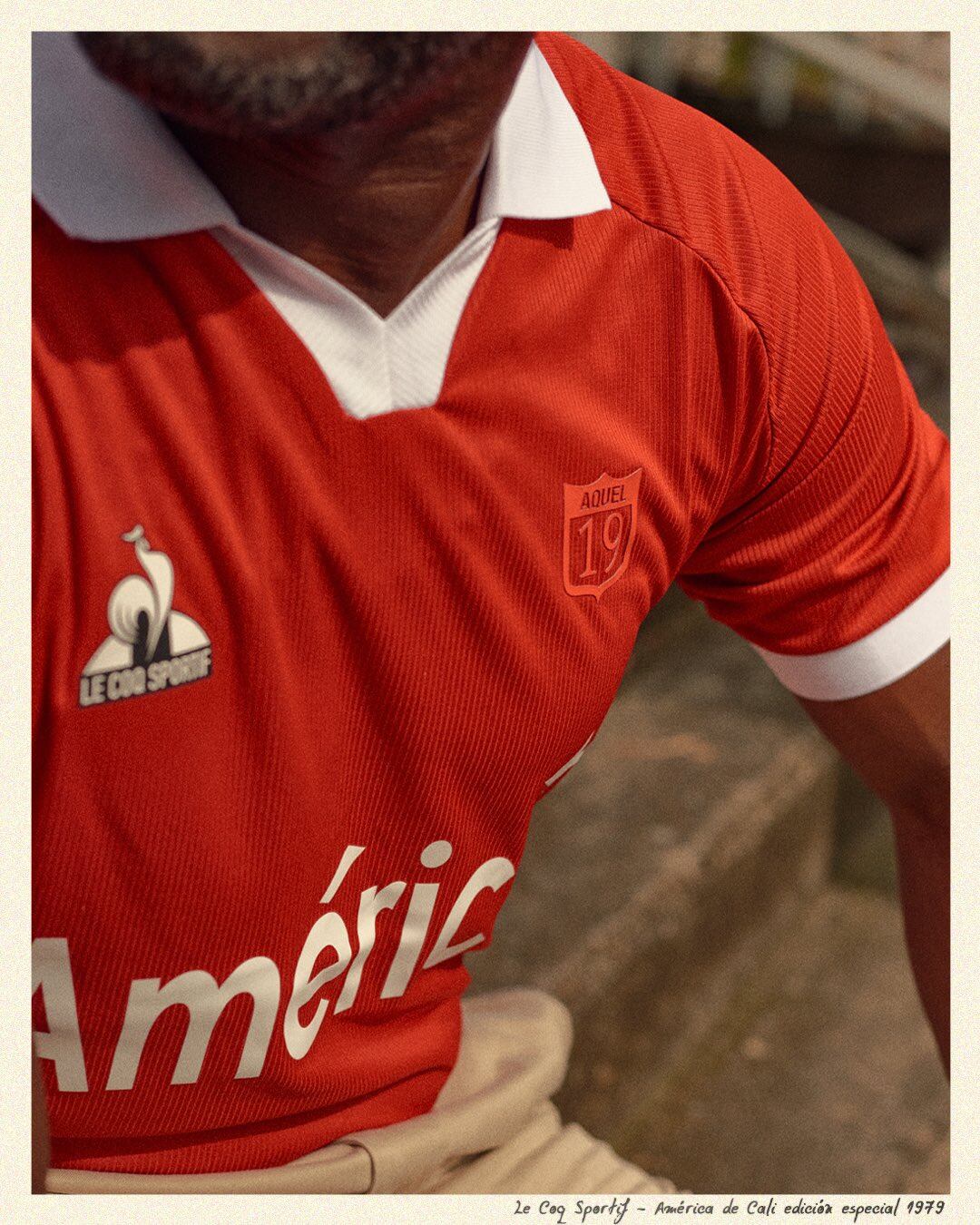 Escudo de la camiseta conmemorativa