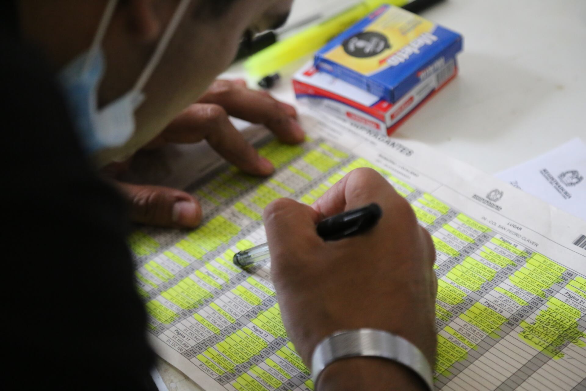 Urnas conteo votos jurados de votación