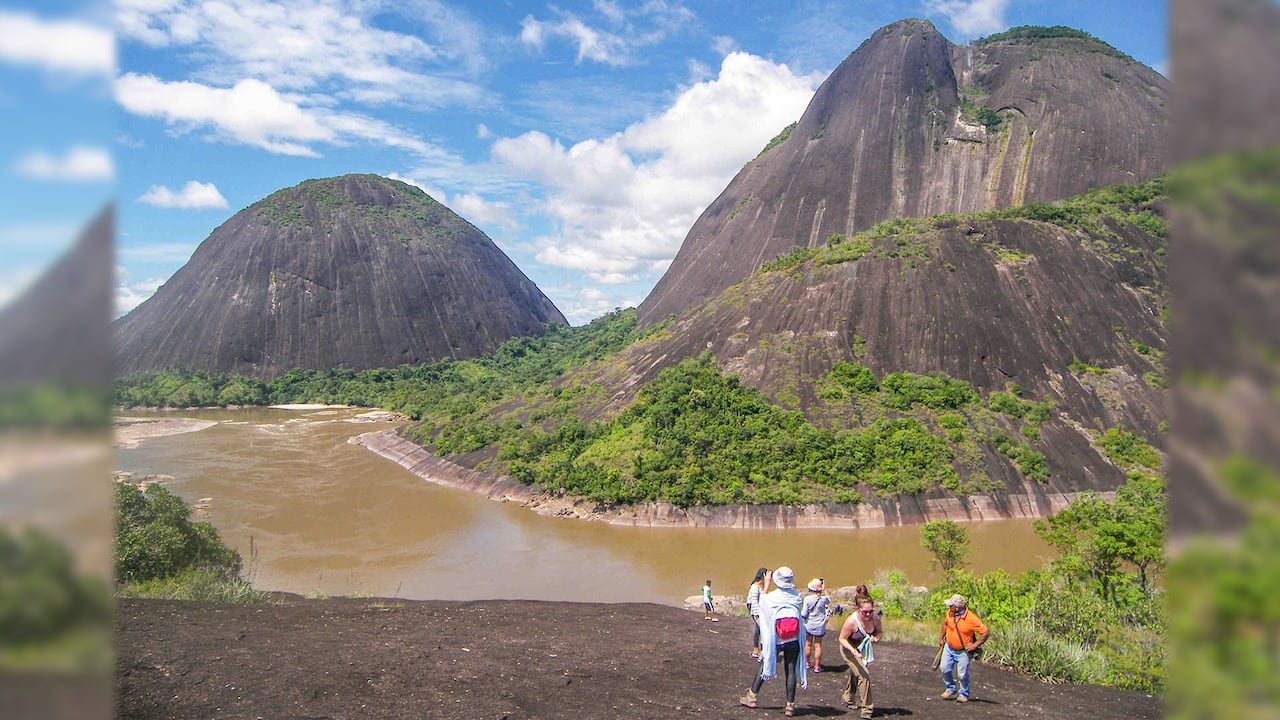 Los Cerros de Mavecure son algunas de las formaciones montañosas más antiguas de Latinoamérica y se encuentran a unos 50 kilómetros de Inírida.