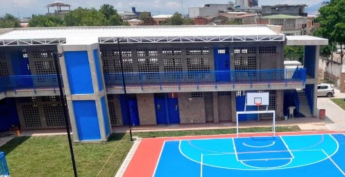 Contraloría abrió proceso por más de $3 mil millones por tres obras de instituciones educativas de Cali que quedaron inconclusas.