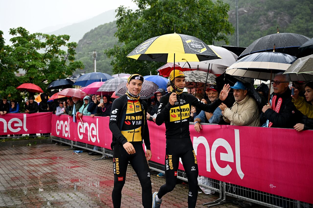 BORGOFRANCO D’IVREA, ITALY - MAY 19: (L-R) Primož Roglič of Slovenia and Sepp Kuss of The United States and Team Jumbo-Visma prior to the 106th Giro d'Italia 2023, Stage 13 a 199km stage from Borgofranco d’Ivrea to Crans-Montana (Valais) 1456m / #UCIWT / on May 19, 2023 in Borgofranco d’Ivrea, Italy. (Photo by Stuart Franklin/Getty Images,)
