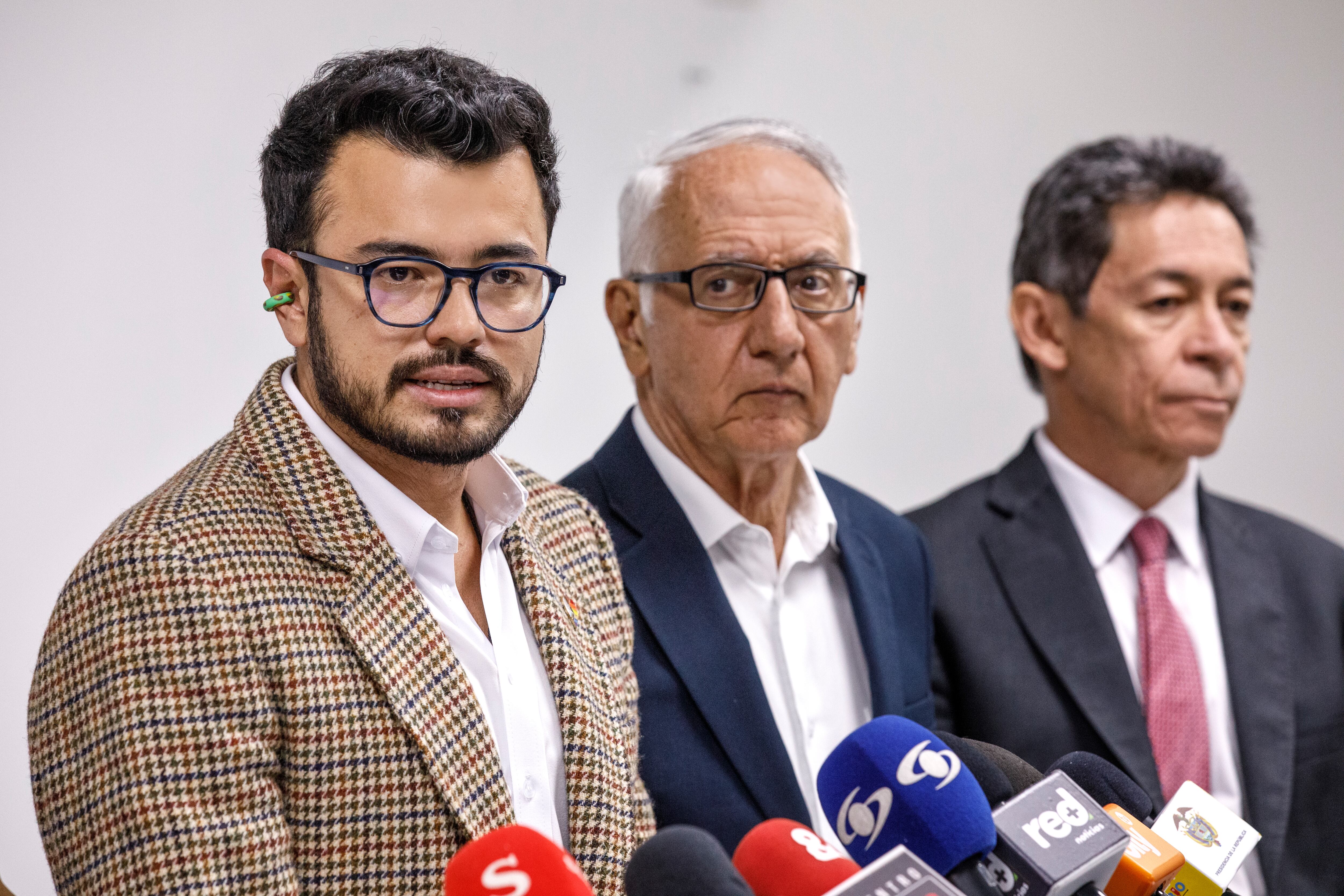 Luis Carlos Leal , Superintendente de salud.