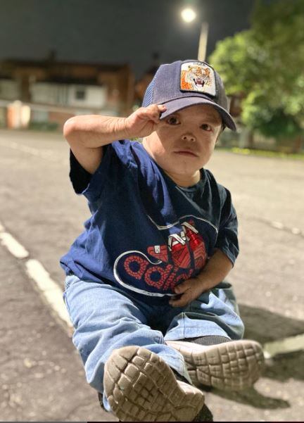 Juan Andres es un creador digital colombiano