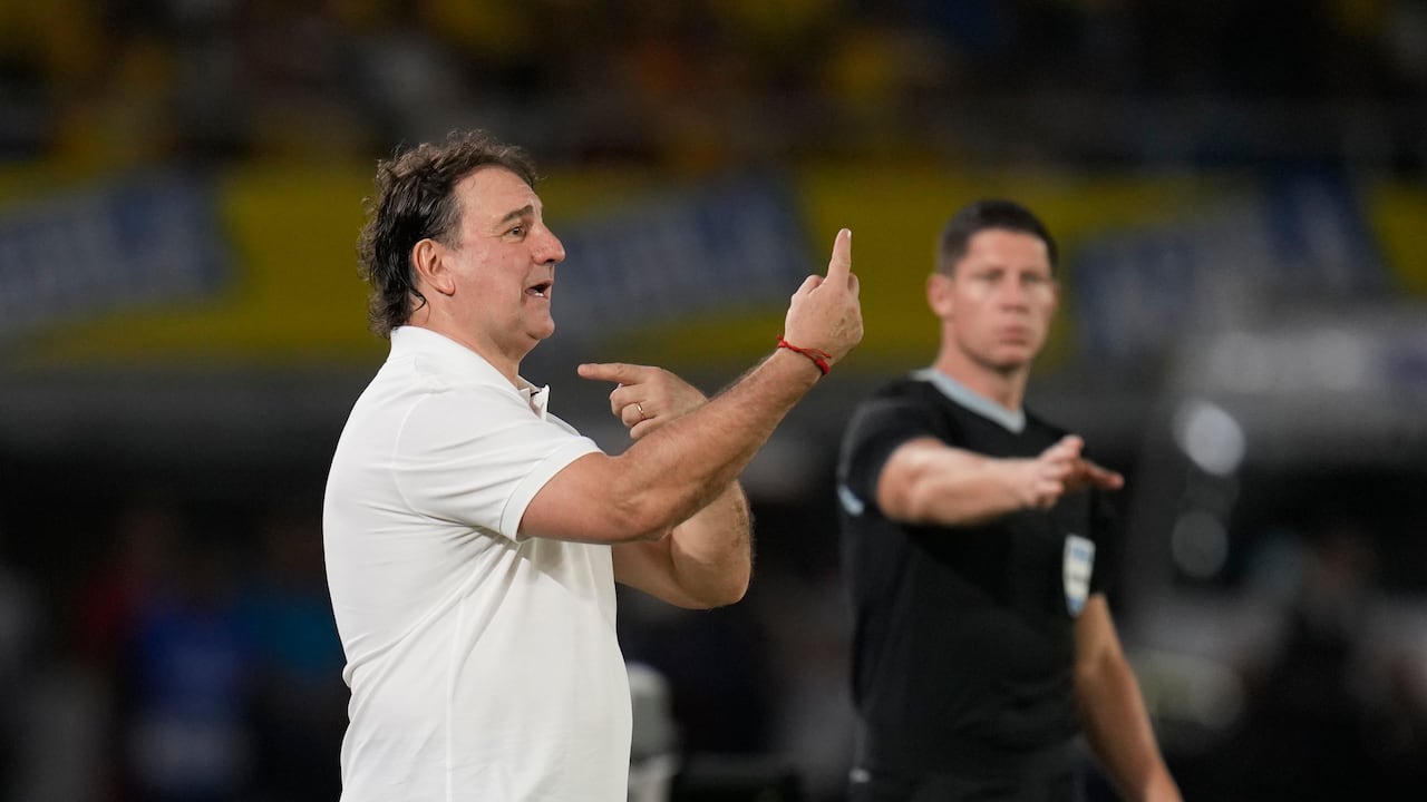 Néstor Lorenzo convocó de último momento a un jugador del fútbol mexicano. (AP Photo/Fernando Vergara)