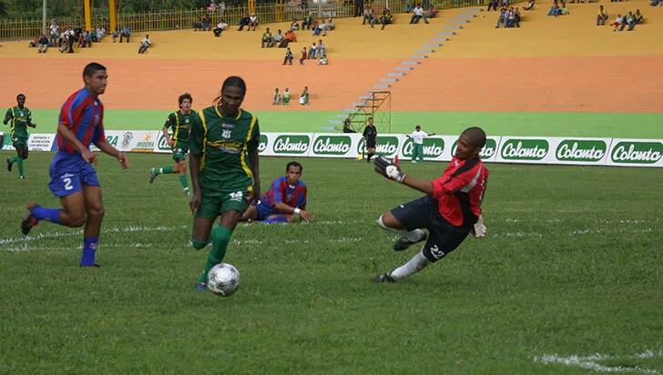 Hugo Rodallega con la camiseta del Deportes Quindío.