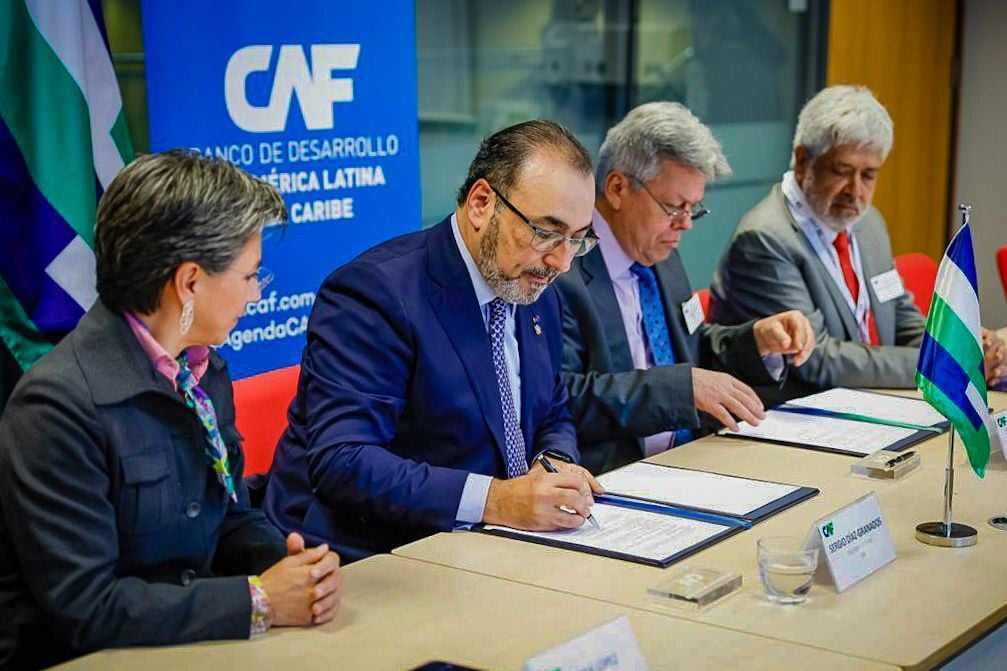 Esta operación entre el Distrito y CAF se instrumentará a través de contratos de préstamo que apoyarán la construcción y puesta en operación del megaproyecto.