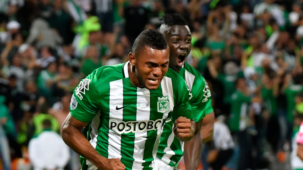 Miguel Ángel Borja defendiendo los colores de Atlético Nacional en 2016.