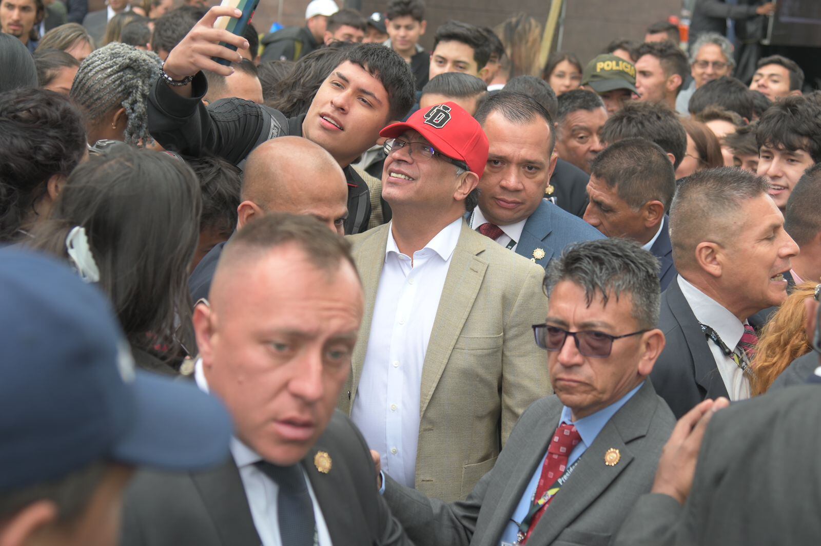 Presidente Gustavo Petro arremetió contra Bukele