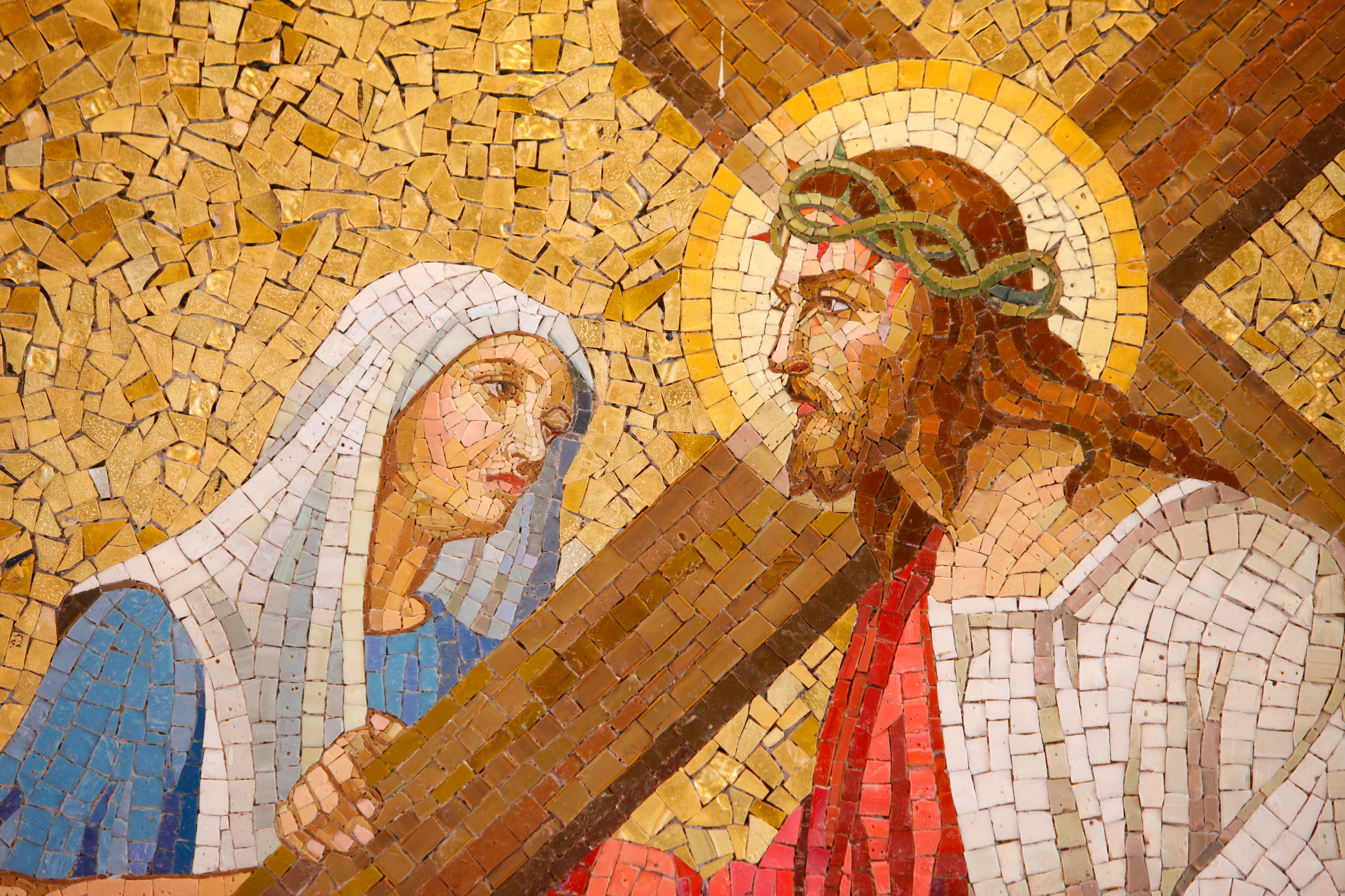 Es la Santa que intercede ante los problemas familiares.