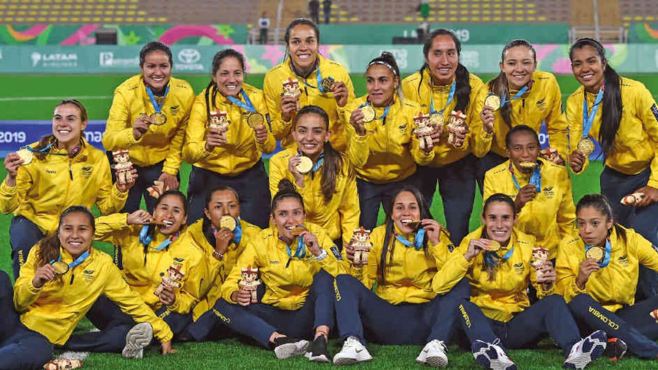 Selección femenina de fútbol