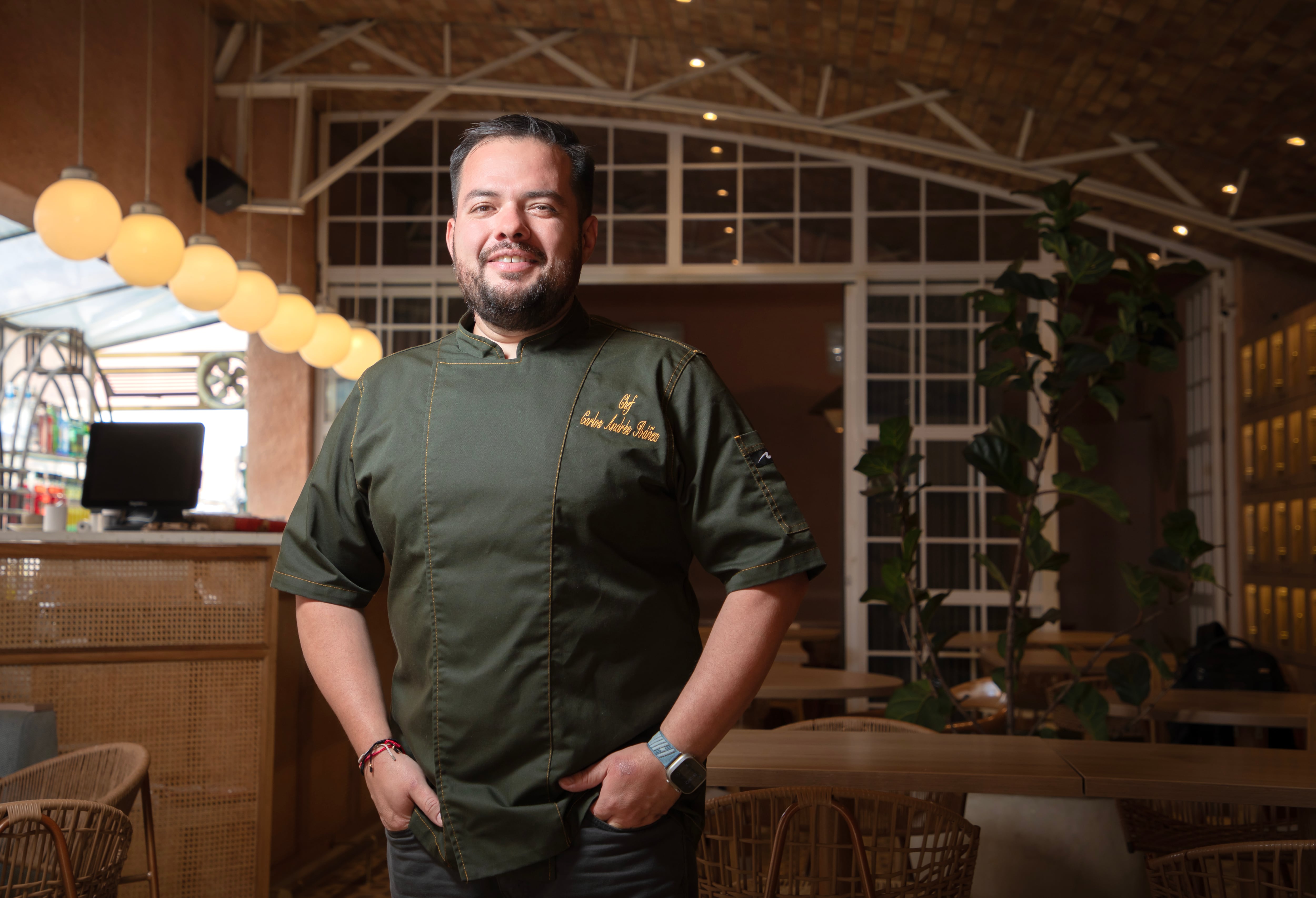 CARLOS IBAÑEZ, CHEF COLOMBIANO, PROPIETARIO RESTAURANTE COTIZA LONGANIZA.
MAYO 5 DE 2026.