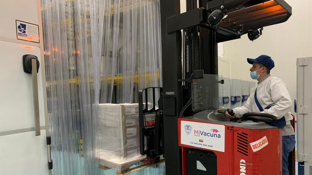 ¡Más vacunas! Llegaron a Colombia 150.000 dosis de Moderna