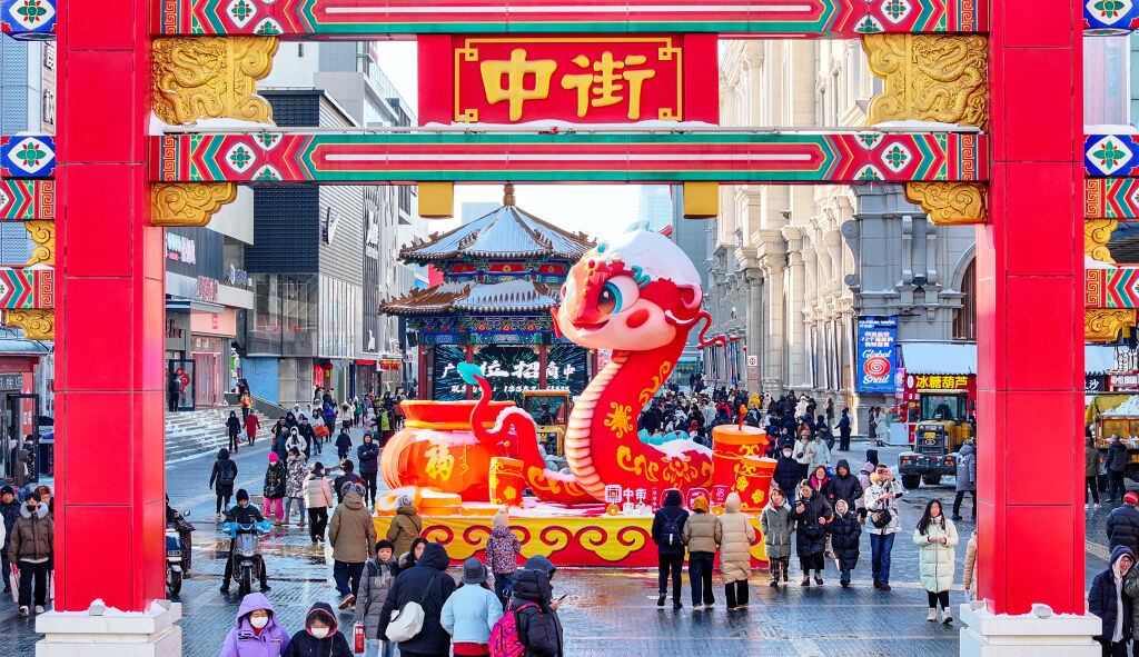 El mundo le da la bienvenida al Año Nuevo Chino 2025