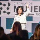 Durante el lanzamiento del Círculo de Mujeres SEMANA, Dinero y Fucsia, las asistentes compartieron con la reconocida conferencista Margarita Pasos, coach corporativa, quien les
brindó herramientas para mejorar sus competencias empresariales.