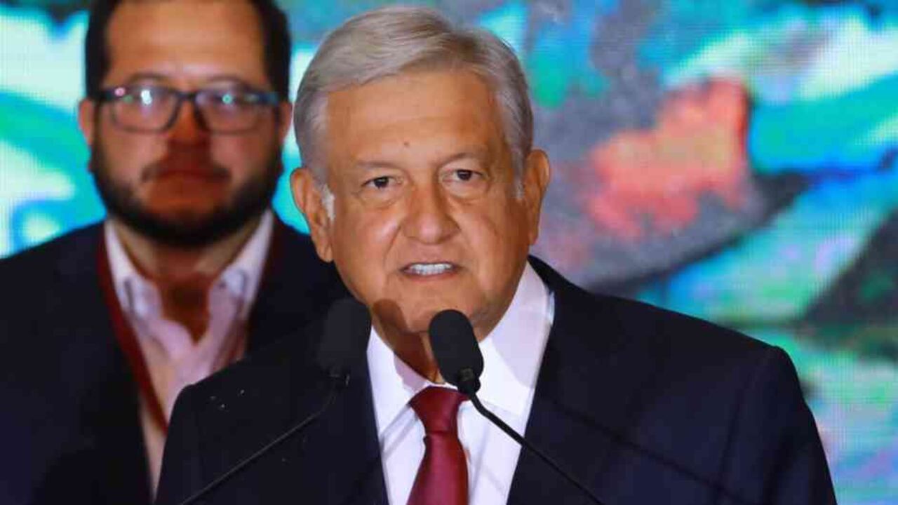 El 30 de julio, la justicia mexicana resolvió procesarlo por esos delitos vinculados a Odebrecht, de la que habría recibido 10,5 millones de dólares en sobornos a cambio de contratos de obras, según la Fiscalía.