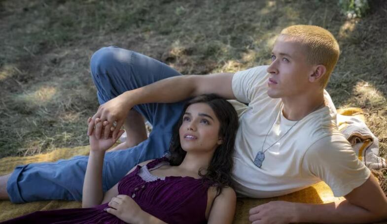 Lucy Gray Baird y Coriolanus Snow, interpretados por Rachel Zegler y Tom Blythe.