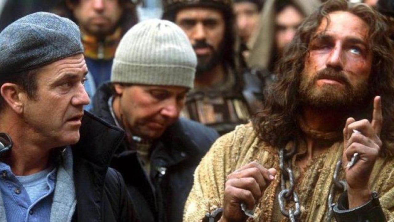 La pasión de Cristo fue dirigida por Mel Gibson y protagonizada por Jim Caviezel.