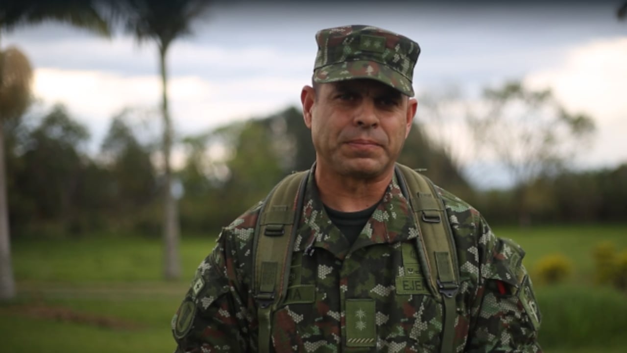 El actual comandante de Educación y Doctrina del Ejército, el general Federico Mejía afronta graves indagaciones en la Fiscalía General de la Nación.