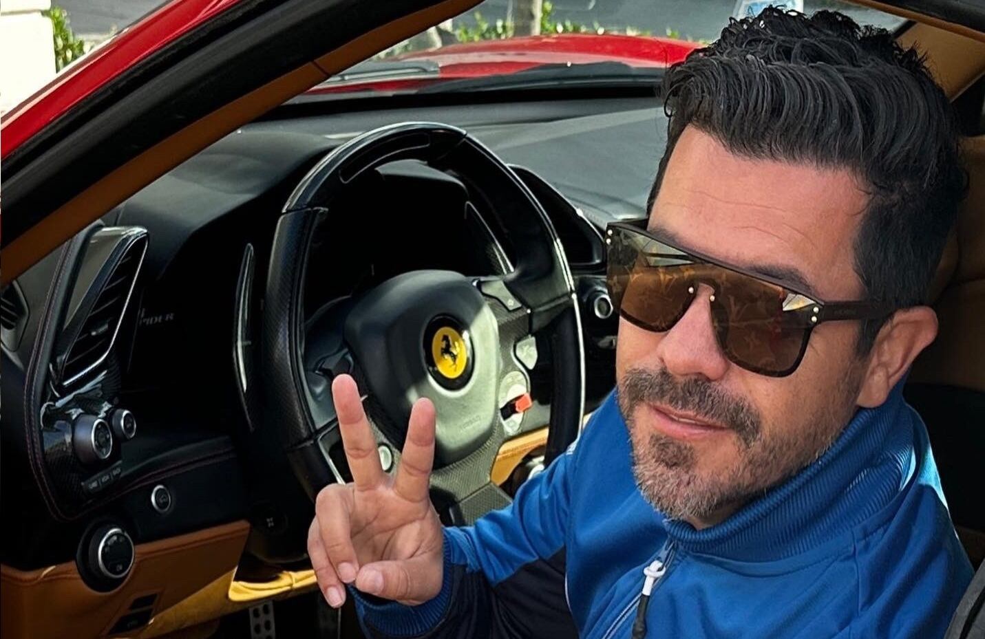 Piter Albeiro es el dueño de una exclusiva colección de vehículos.