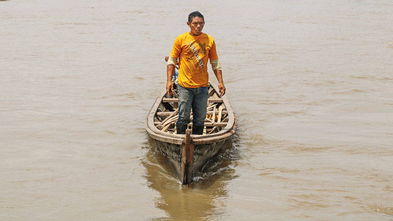 Los expertos han señalado que el río Amazonas se podría convertir en la principal vía por la que el coronavirus se puede difundir en la región.