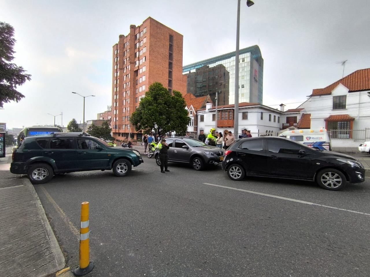 Las autoridades de tránsito continúan investigando las causas exactas de la colisión.