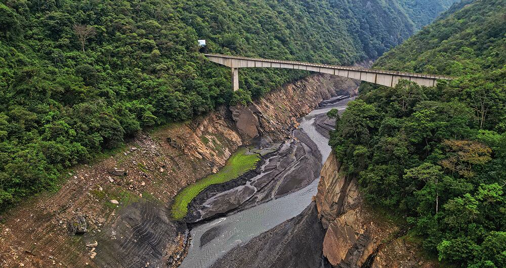 La situación del embalse del Guavio es dramática: solo contiene el 4 por ciento de su capacidad. Paradójicamente, esta central fue la que hace más de 30 años, con su entrada en operación, permitió que el apagón terminara.