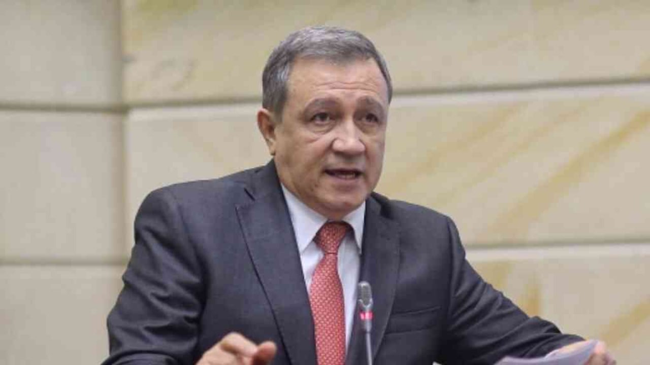 Ernesto Macías, senador