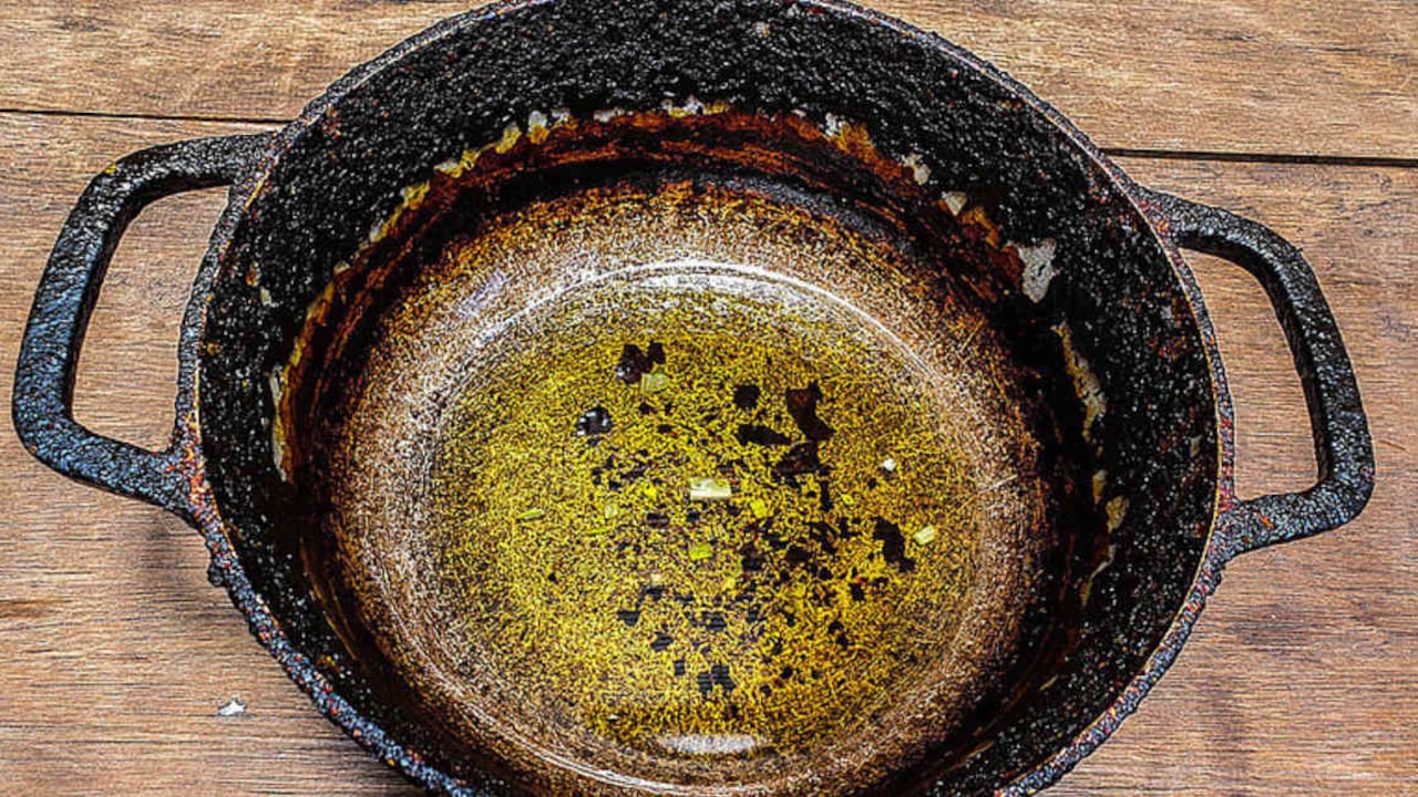 Durante la fritura el aceite de cocina sufre alteraciones químicas y físicas que lo convierten en un producto no apto para el consumo humano. Foto: archivo/Unimedios.