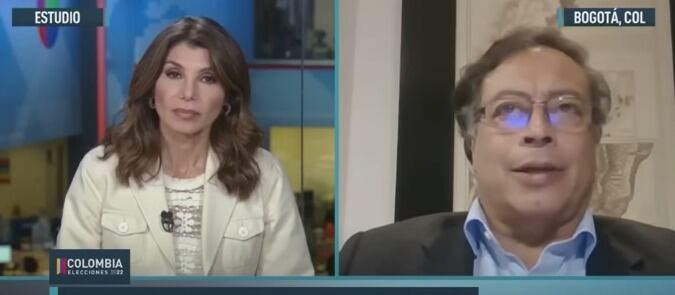 El candidato Gustavo Petro respondió la entrevista desde su casa. Foto: Reproducción de YouTube - Programa Janiot PM