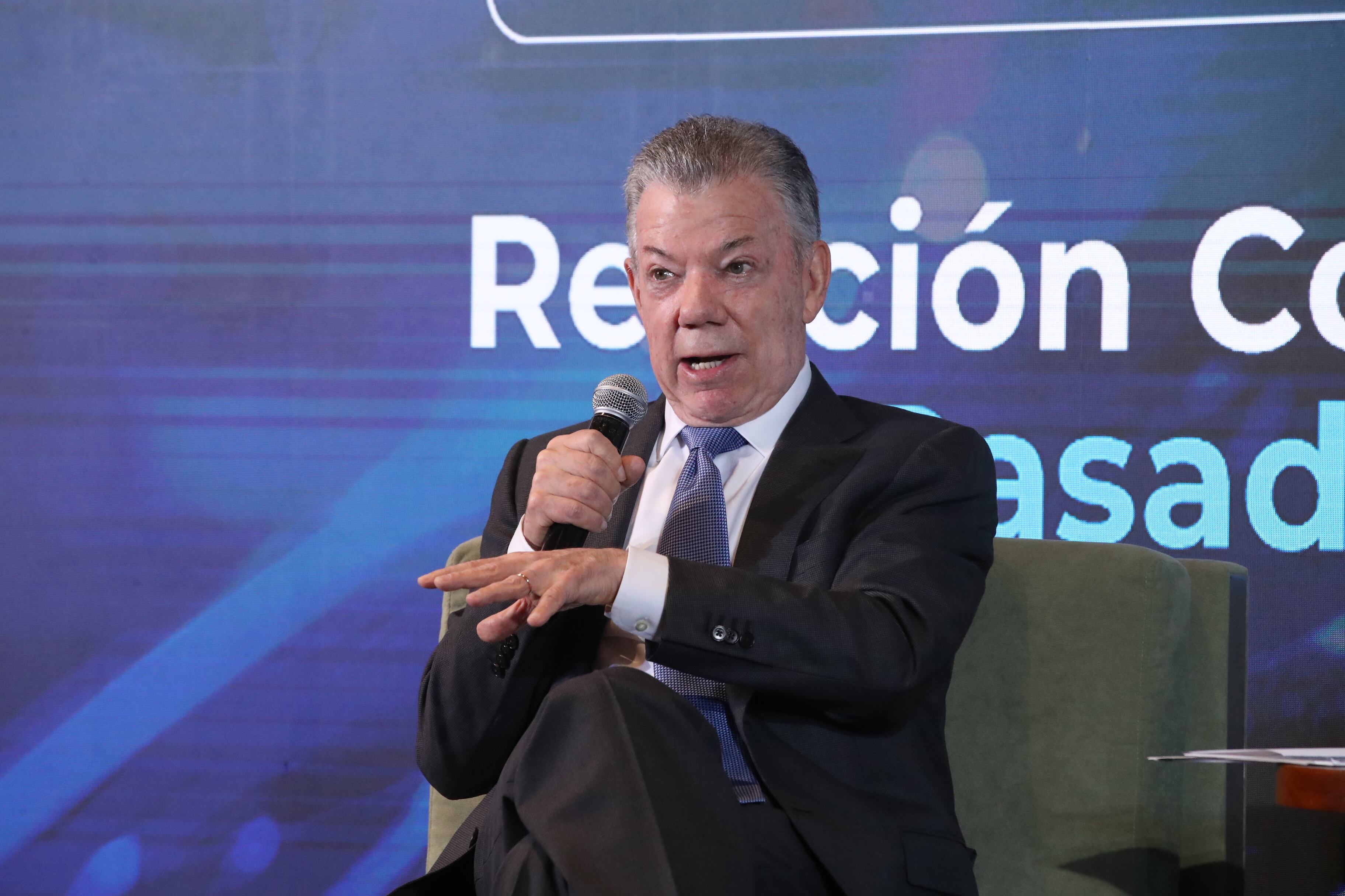 Conversatorio: Colombia y EE.UU.: Una relación en transformación, ¿hacia dónde vamos?

 

Participantes

Juan Manuel Santos, Expresidente de Colombia y Premio Nobel de Paz

Modera: Roberto Pombo, Director Editorial de Prisa Media en Colombia