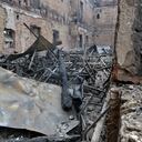 Esta fotografía muestra una vista de una escuela destruida como resultado de una pelea no lejos del centro de la ciudad ucraniana de Kharkiv, ubicada a unos 50 km de la frontera entre Ucrania y Rusia, el 28 de febrero de 2022. (Foto de Sergey BOBOK / AFP)
