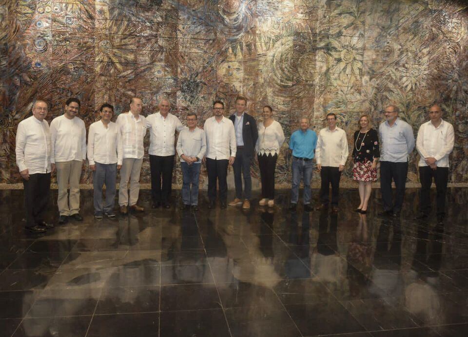 La delegación colombiana que viajó a Cuba, se reunió con el presidente de ese país Miguel Díaz Canel.