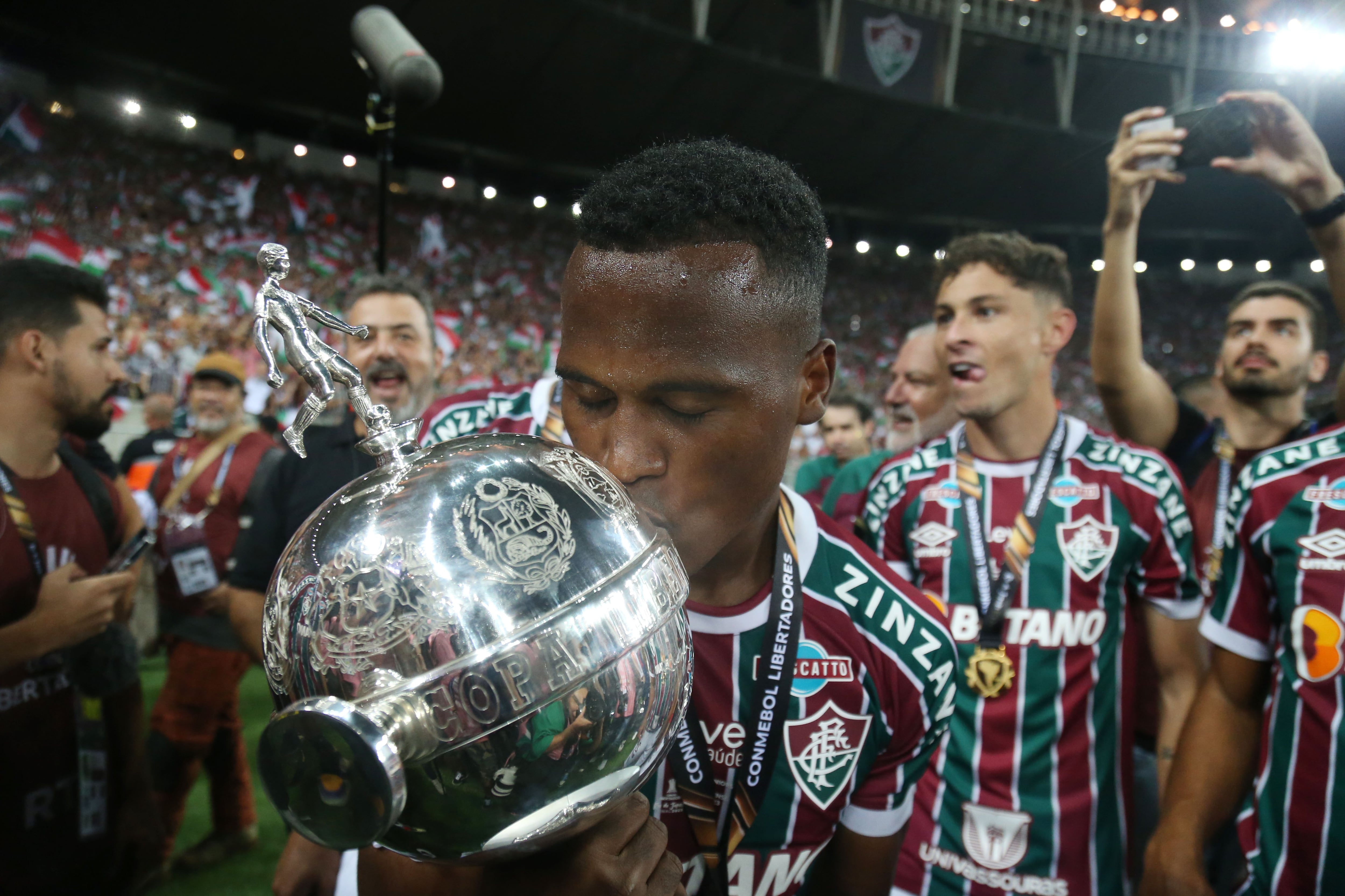 Jhon Arias con la Copa Libertadores 2023.