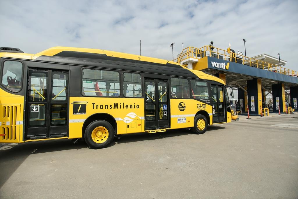 La infraestructura cuenta con la estación de Gas Natural Vehicular más grande del Sitp conformada por 5 compresores con una capacidad de suministro de 8.500 metros cúbicos / hora.