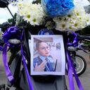 La mujer de 34 años conducía un vehículo de color rojo en el que se movilizaban también su exesposo, su actual pareja sentimental y sus dos hijos menores de edad