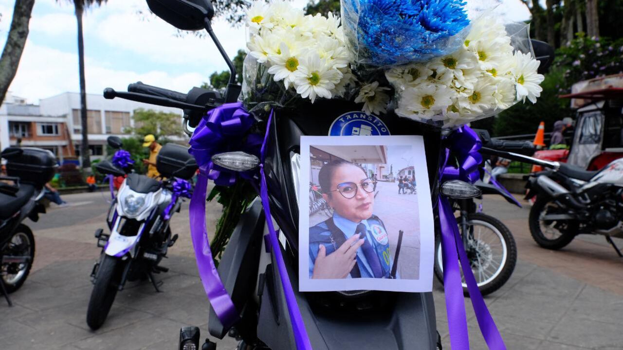 La oficial de tránsito recibió varios disparos en la cabeza.