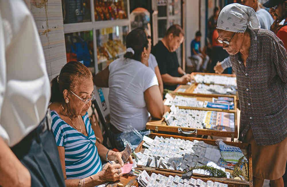 La venta ambulante de chance es una de las protagonistas en barrios como el 5 de mayo. 
