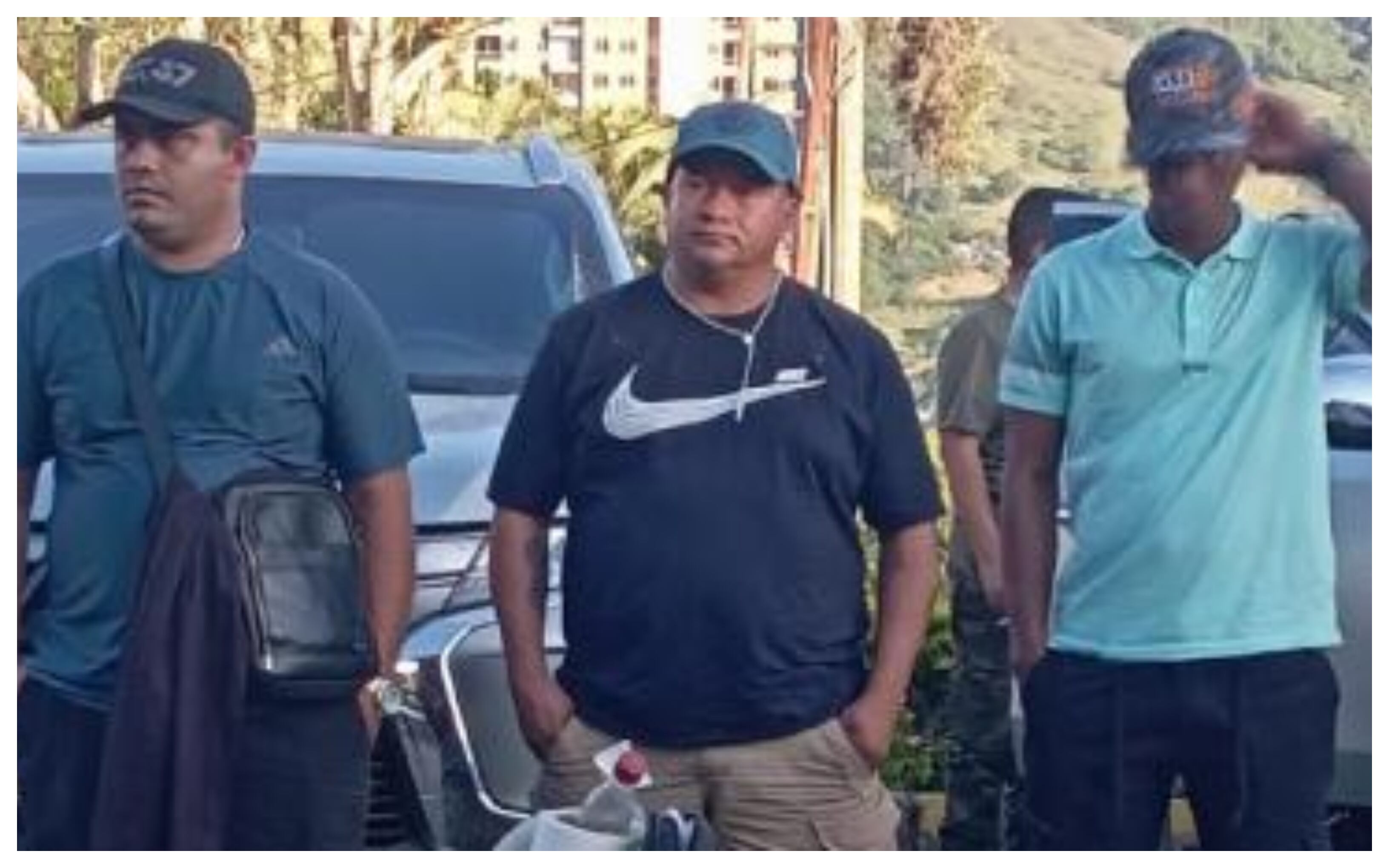 Óscar Javier Cuadros Zea, alias Chejo, cabecilla del frente 36 de las disidencias de las FARC (centro de la imagen)..