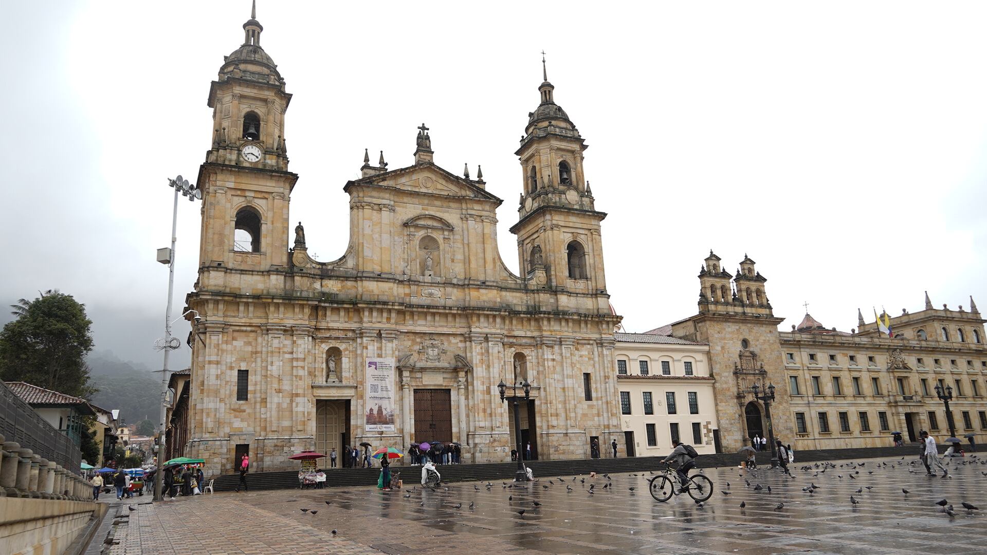 Catedral Primada de Colombia en la Plaza Bolívar, Bogotá.