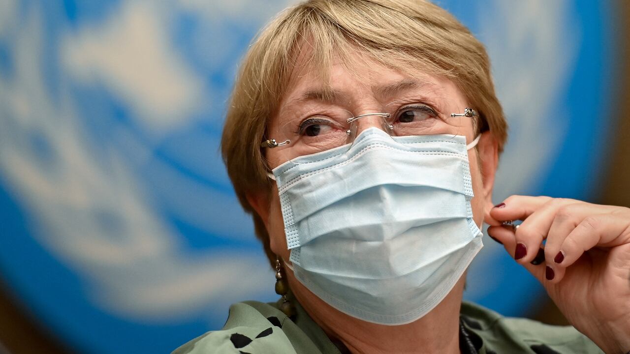 Michelle Bachelet, alta comisionada de DD.HH. de la ONU habla sobre avances en Venezuela. (Photo by Fabrice COFFRINI / AFP)