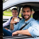 La licencia de conducción colombiana permite conducir temporalmente en varios países, aunque pueden existir requisitos adicionales.